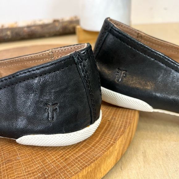 Frye | Melanie Black leather Slip-On Flats Size 7 - Picture 3 of 15